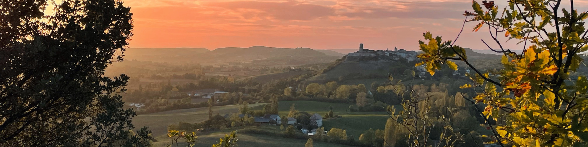 Vacance_creative_impression_Shibori_teinture-textile_peinture_art-métal_poterie_plus_beaux_villages_de





        France